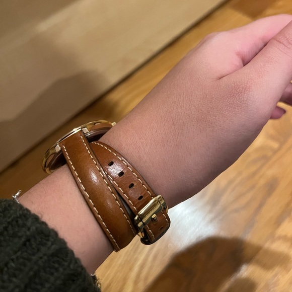 Michael Kors Double Band Leather Gold Watch - Picture 7 of 7